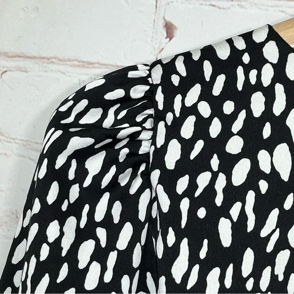 J Crew Long Sleeve Peplum Button Front Top in Printed Satin Crepe Size 2 - Picture 10 of 12